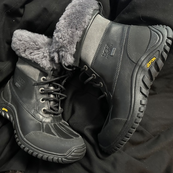 Brand New Ugg Boots Black Size 8 - Never Worn - Winter Snow Waterproof - Picture 2 of 7